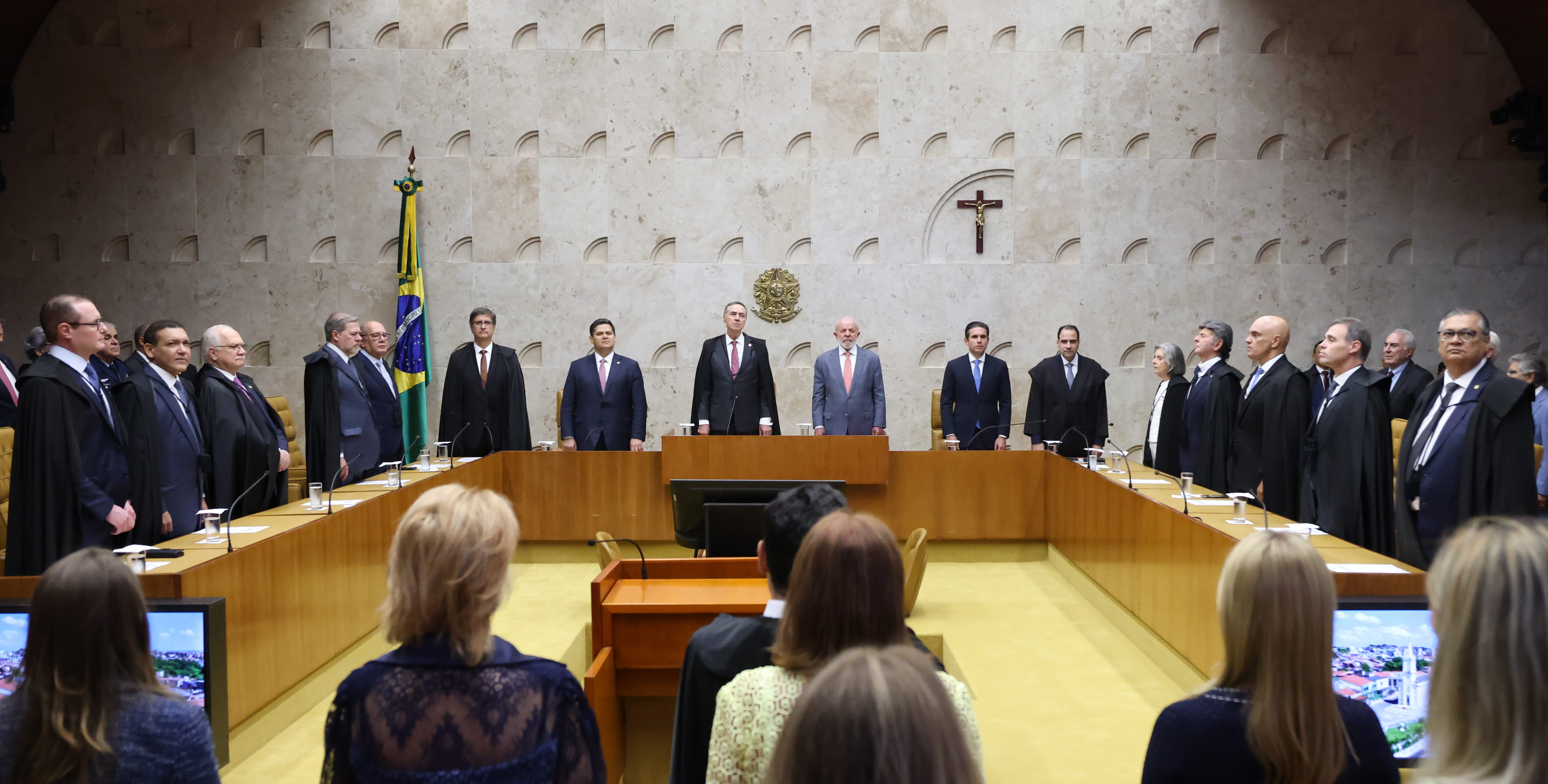 Após o Centrão aderir ao tema, ministros do STF já preparam medidas contra uma possível aprovação.