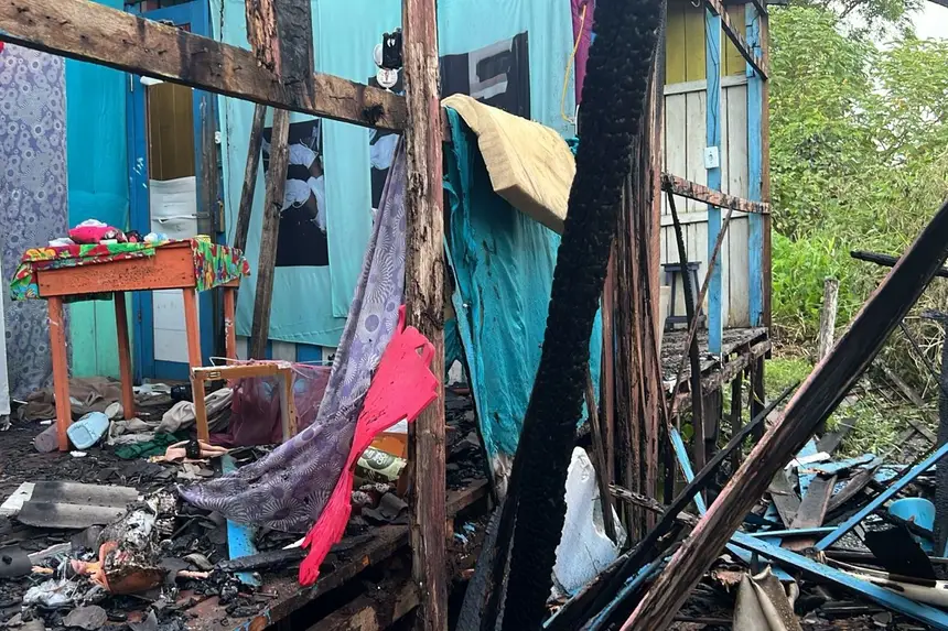 Imagem - Famílias atingidas por incêndio no bairro do Tapanã em Belém são cadastradas para receber auxílio