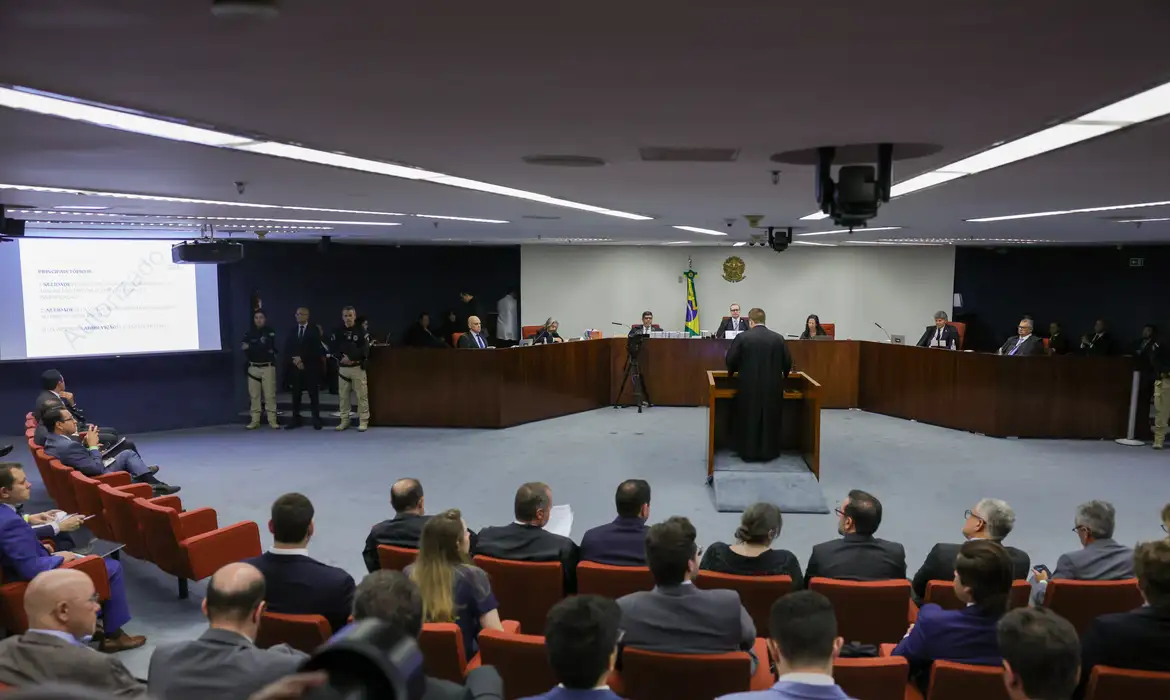 Imagem - Fala de advogado de defesa chama atenção em julgamento do 8 de janeiro