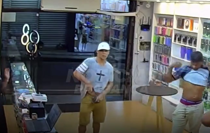 Imagem - Loja de celulares é alvo de assaltantes no centro comercial de Bragança