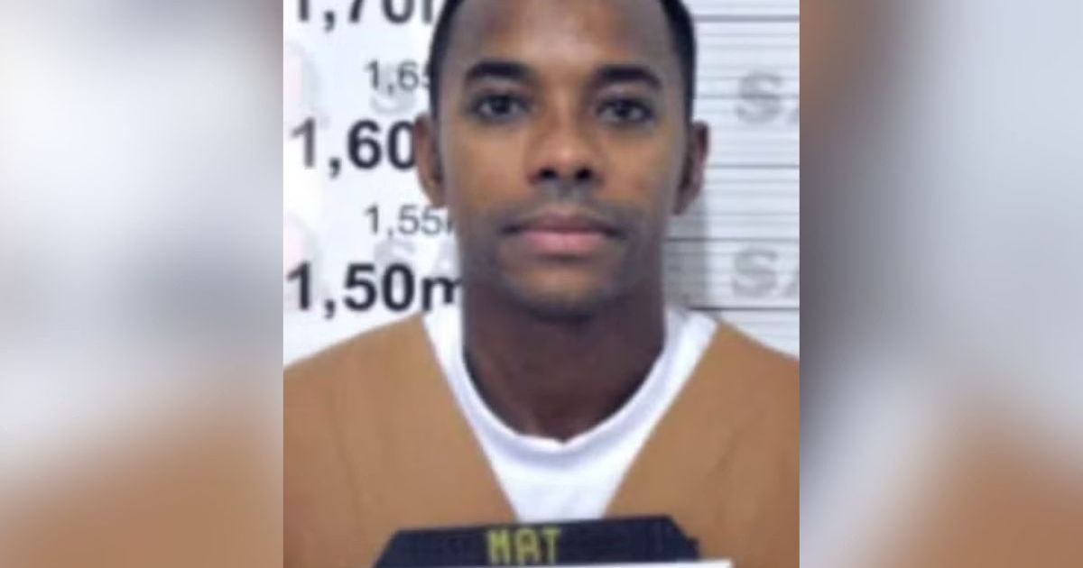 Robinho foi condenado pela Justiça italiana a nove anos de prisão pelo crime de estupro coletivo, ocorrido em 2013.