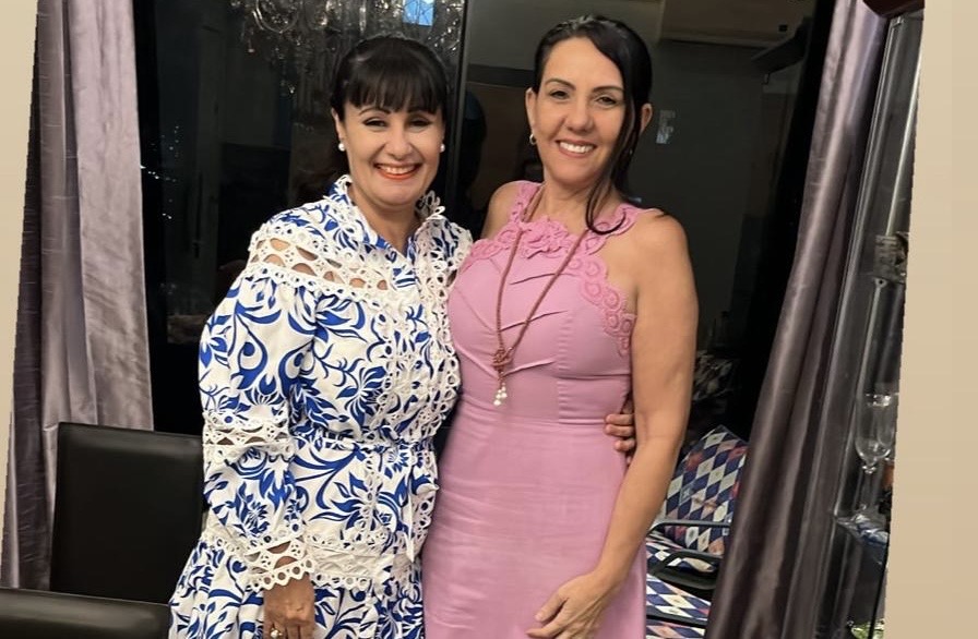 Simone Faciola Daibes com a amiga Neuza Lima