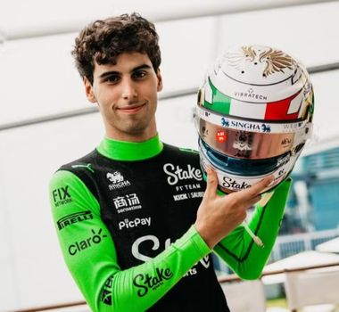 Imagem - F1: Gabriel Bortoleto apresenta capacete especial para o GP da Itália