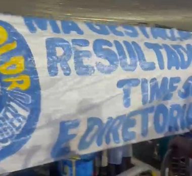 Imagem - Com iminente rebaixamento do Paysandu, torcida protesta no Mangueirão