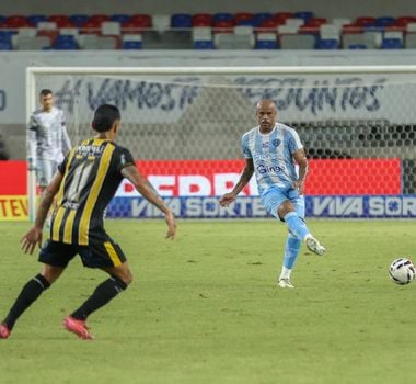 Imagem - Paysandu leva virada no final e afunda na lanterna da Série B