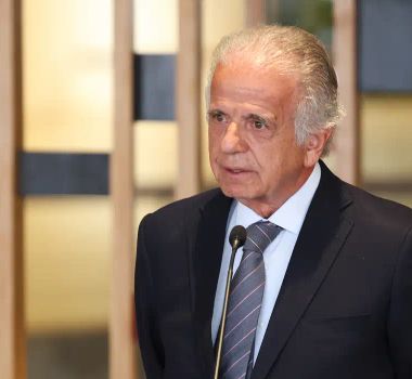 Imagem - Crise entre Venezuela e EUA preocupa, diz ministro da Defesa do Brasil