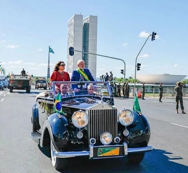 Imagem - Vídeo: Lula e Janja desfilam em carro aberto nas comemorações do 7 de Setembro