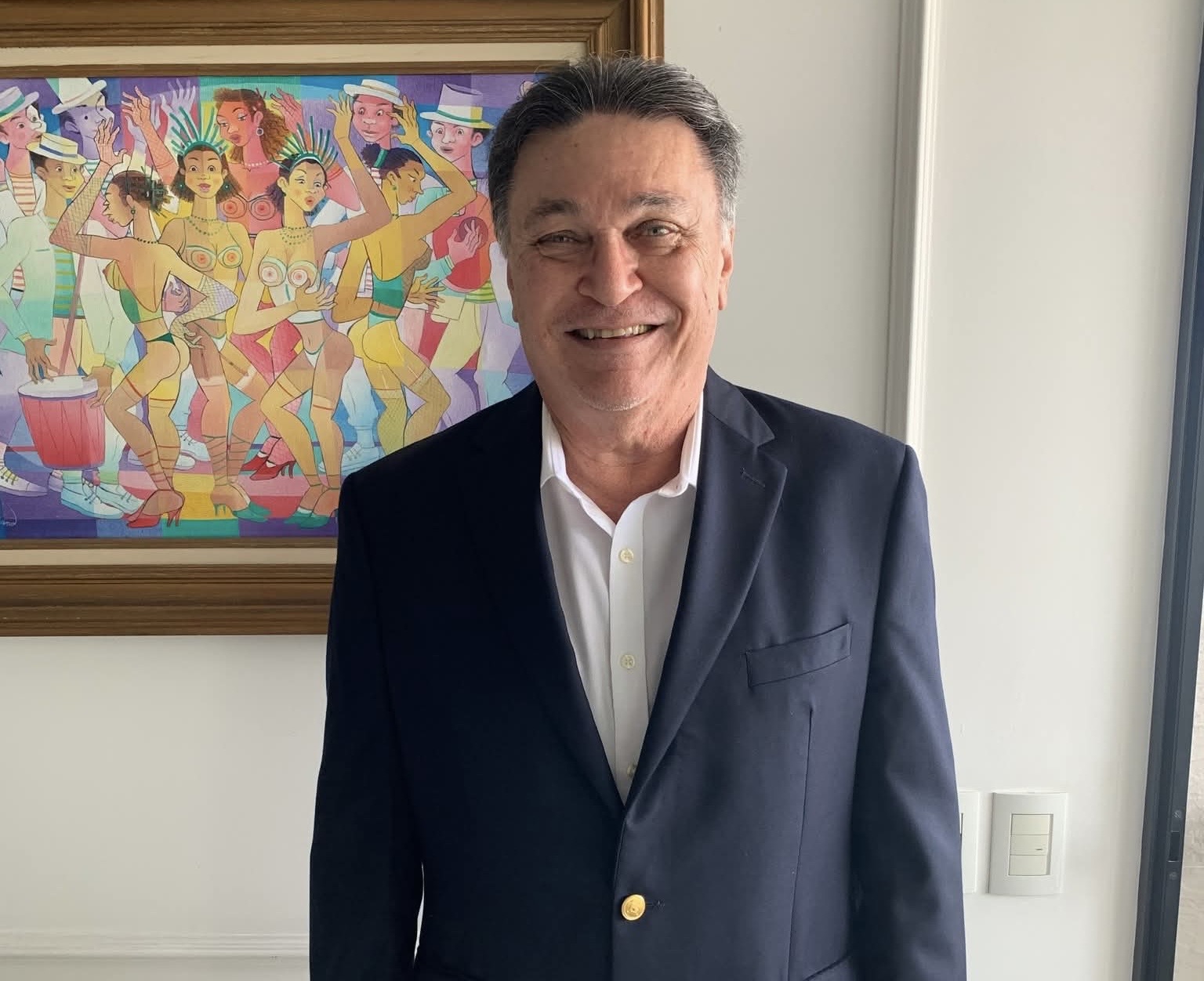 Quem aniversaria neste domingo é o Dr. Haroldo Koury Maués, cardiologista paraense de renome nacional. Irá comemorar a data junto à esposa, Luísa Maués, e demais familiares. A coluna deseja felicidades, saúde e vida longa ao aniversariante. 