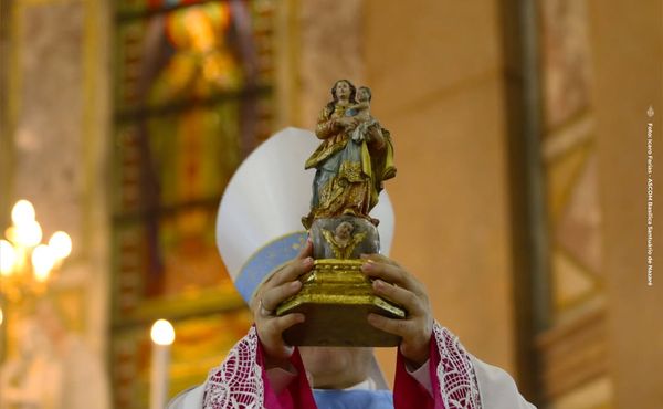 Fiéis celebram retorno da imagem de Nossa Senhora ao Glória na Basílica de Nazaré