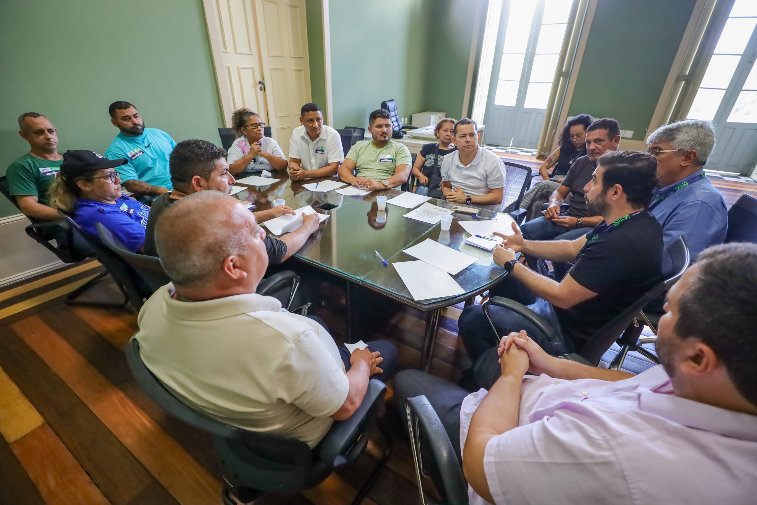 Após quase três anos de atrasos, o prefeito Igor Normando apresentou nesta segunda-feira (08) um conjunto de ações emergenciais para concluir a reforma da Feira do Guamá