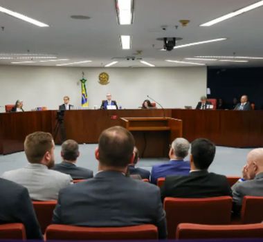 Imagem - Julgamento de Bolsonaro ganha espaço na imprensa internacional