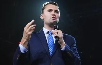 Charlie Kirk, ativista da direita, é baleado em universidade nos EUA