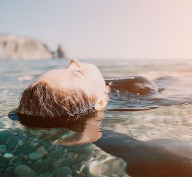 Imagem - Veja os benefícios do banho de mar para a saúde mental