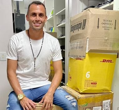 Imagem - Ex-Paysandu, goleiro lucra com marca de luvas criada na pandemia; confira