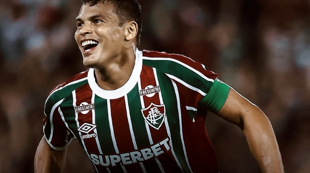 Thiago Silva marcou de cabeça -