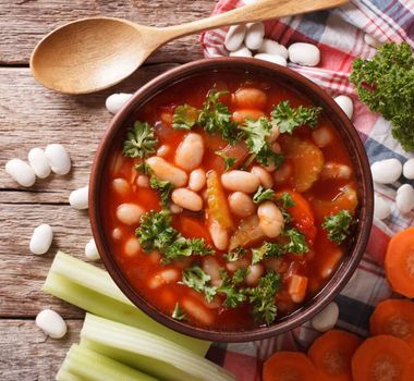 Imagem - 3 receitas de sopas leves e nutritivas para o jantar