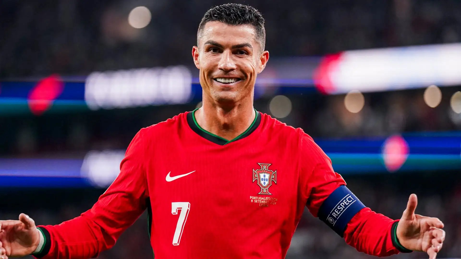A conquista foi celebrada pela FIFA nas redes sociais, que destacou o feito do craque português