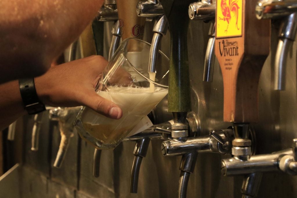 Imagem - Com chopp a R$ 3, bar em Belém promete festa com 13 barris grátis se Bolsonaro for preso