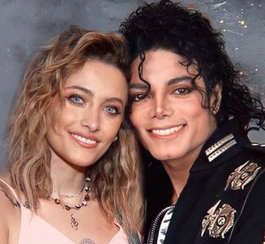Imagem - Filha de Michael Jackson expõe gatilho com fotos da autópsia do pai
