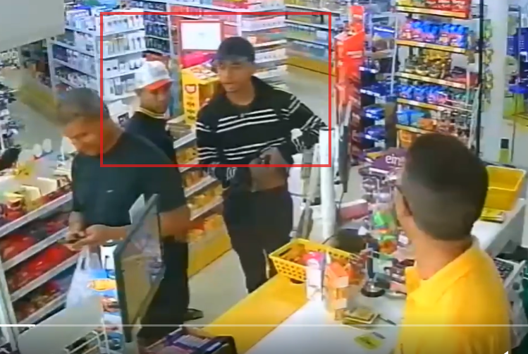 Assalto foi registrado por câmeras de segurança de uma farmácia na Avenida Independência, em Belém, na tarde desta sexta-feira (12)