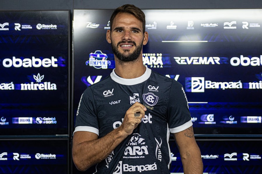 Imagem - Vídeo: torcida do Remo tenta pronunciar o nome do grego Panagiotis Tachtsidis, reforço do Leão