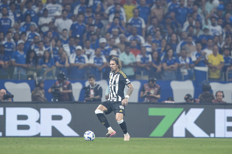 Lyanco também foi alvo de gritos homofóbicos pela torcida do Cruzeiro - 