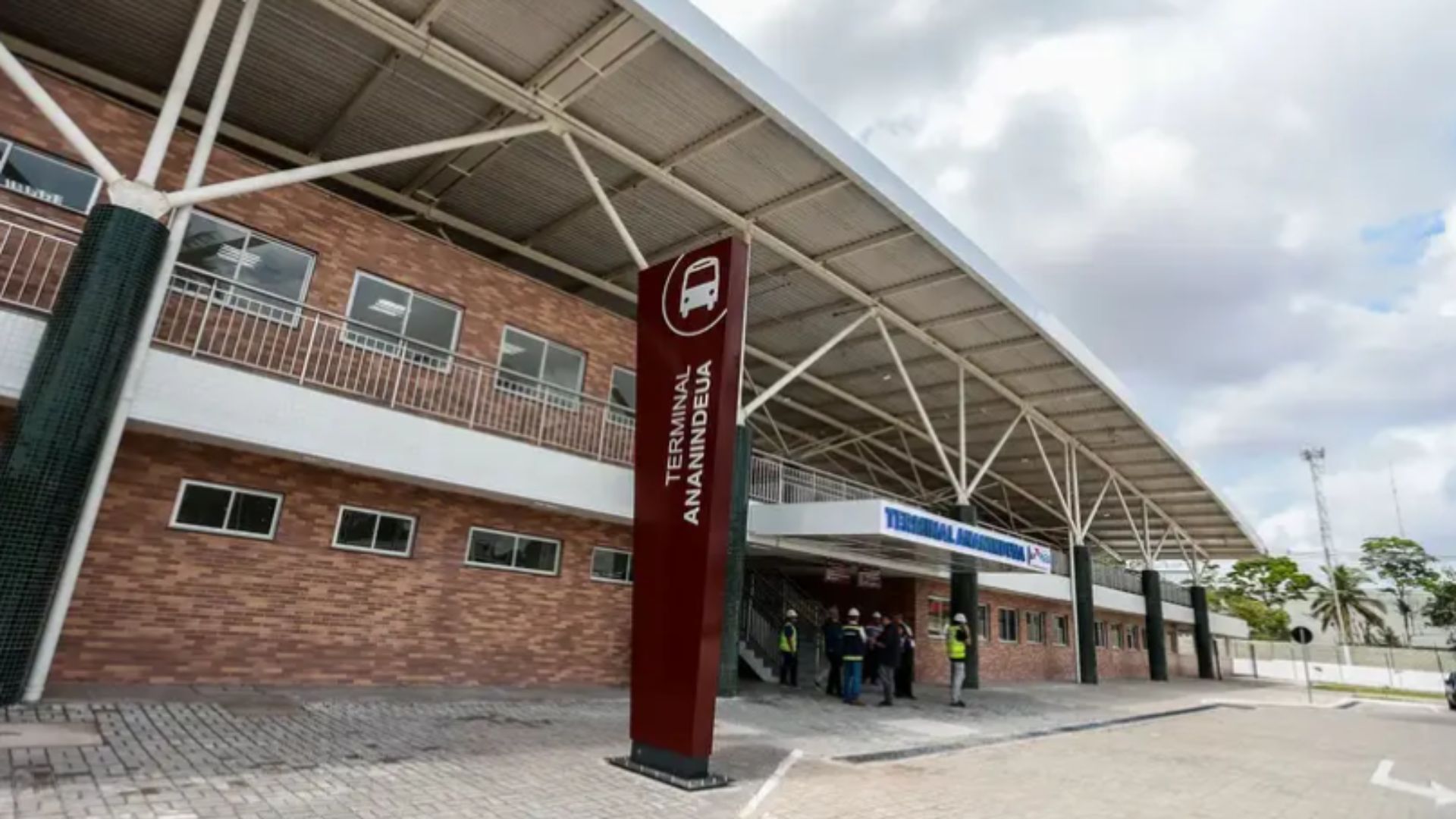 Terminal abre espaço para estagiários atuarem no BRT Metropolitano