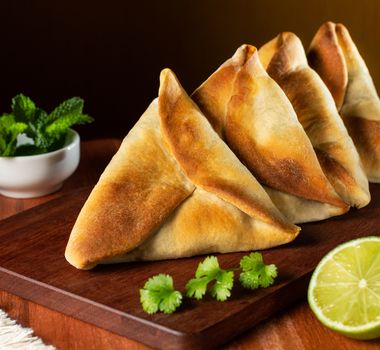 Imagem - 5 receitas fáceis de esfiha aberta e fechada