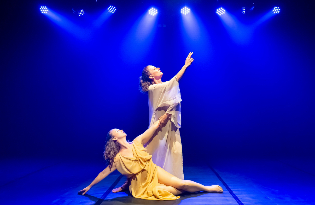 As dançarinas Fátima Suarez e Lori Belilove, diretora artística da Isadora Duncan Dance Foundation, de Nova Iorque, atualizaram as coreografias originais de Isadora Duncan