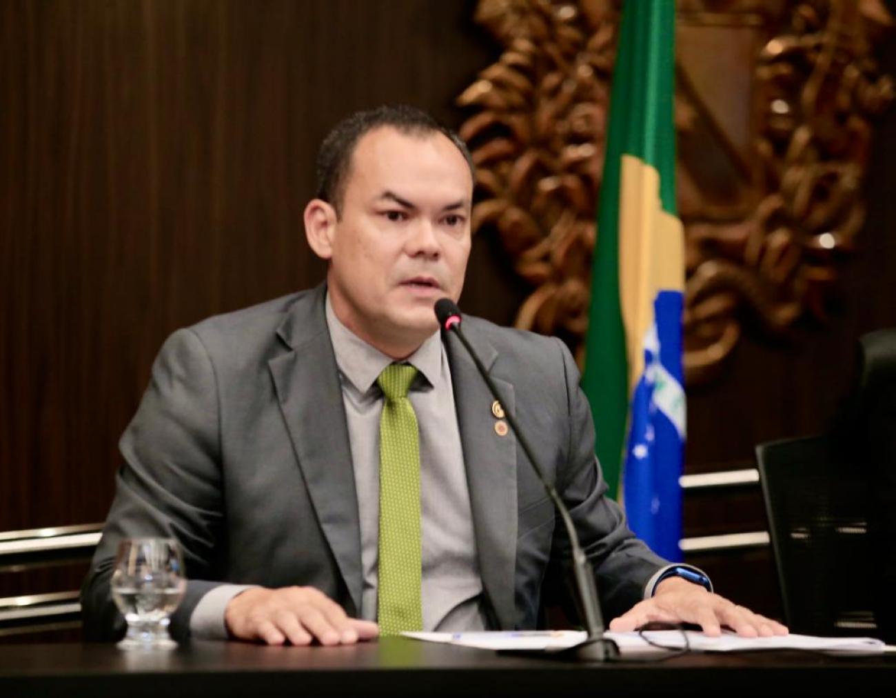 Deputado Lu Ogawa é autor do projeto que permite o pagamento da tarifa de ônibus com Pix
