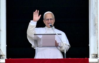 Papa Leão XIV completa 70 anos e agradece fiéis na Praça de São Pedro