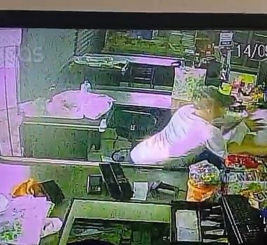 Imagem - Criminosos invadem mercado em Mosqueiro e ameaçam mulher durante assalto