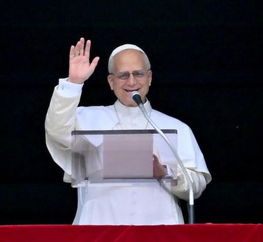 Imagem - Papa Leão XIV completa 70 anos e agradece fiéis na Praça de São Pedro