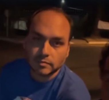 Imagem - Carlos Bolsonaro comenta sobre saúde de Jair Bolsonaro e revela suspeita de câncer