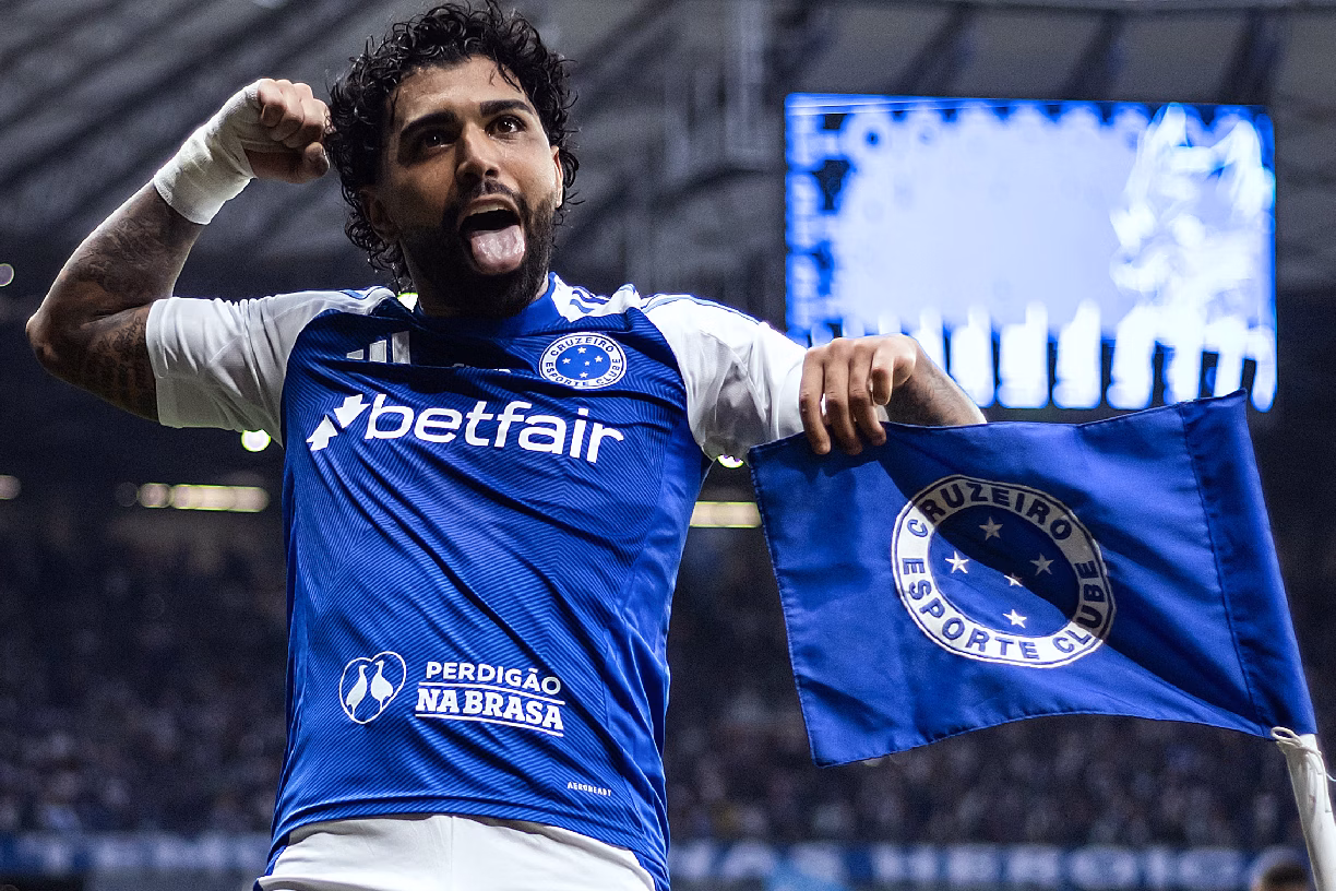 Atacante fez um golaço na reta final de jogo -