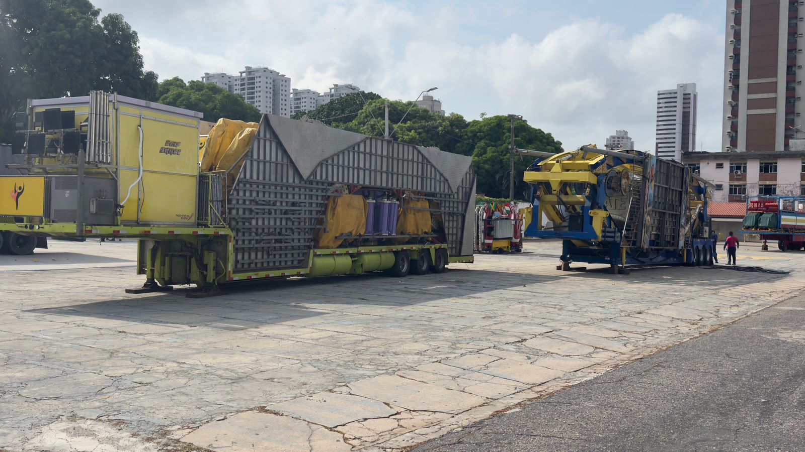 Carretas de brinquedos do parque, em Belém.