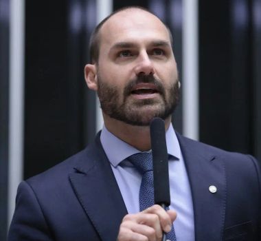 Imagem - Eduardo Bolsonaro pode entrar na mira da Interpol; entenda