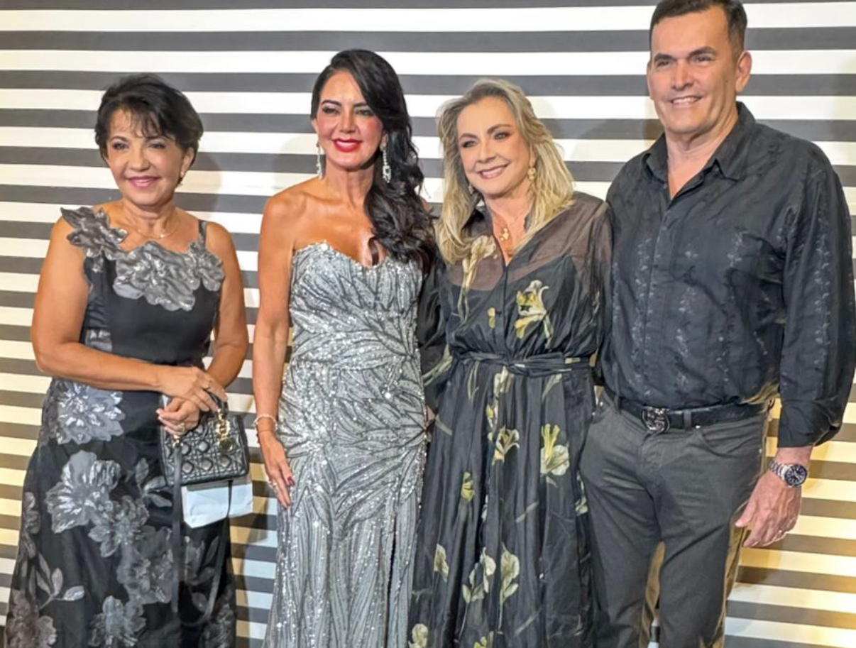 A aniversariante com Maria da Penha Buchacra, Ruth e Alvimar Lobato