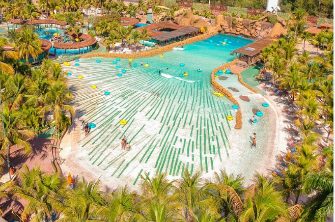 Adolescente de 15 anos morre após cair de toboágua em parque aquático