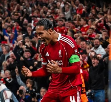 Imagem - Van Dijk marca nos acréscimos e garante vitória do Liverpool sobre o Atlético de Madrid