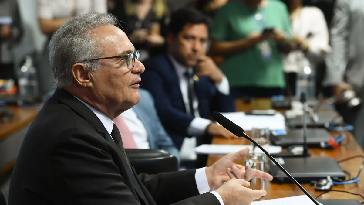 Senador Renan Calheiros, presidente do MDB de Alagoas, criticou a PEC da Blindagem.