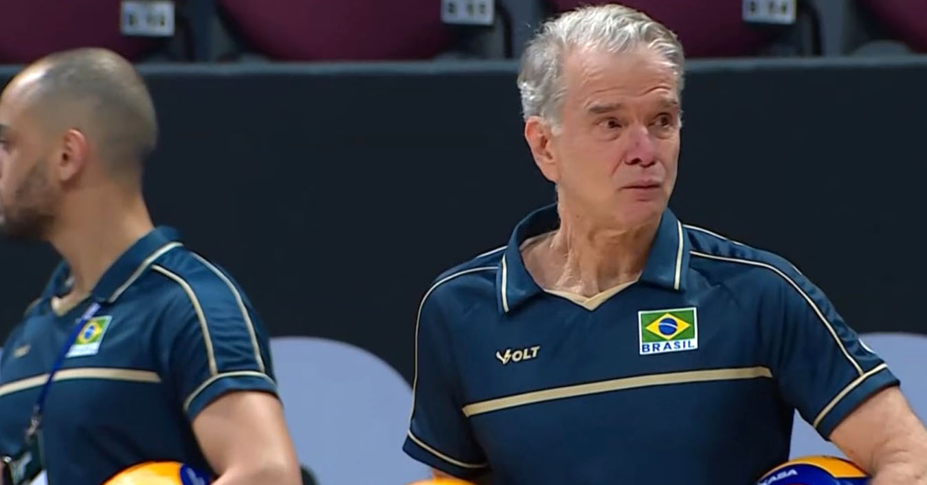 Bernardinho chorou antes do jogo entre Brasil e Sérvia - 