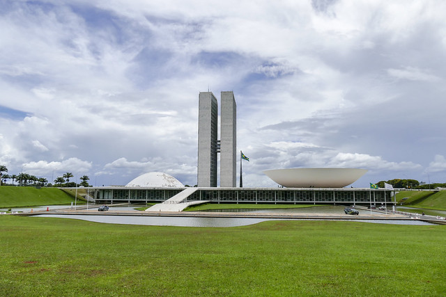 O texto enfrenta forte resistência entre os senadores, que classificam a proposta como um retrocesso.

