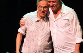 Chico Buarque e Caetano Veloso se apresentam em ato contra PEC da Blindagem e PL da Anistia no RJ