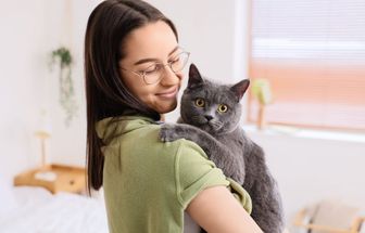12 nomes perfeitos para gatos sociáveis
