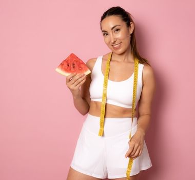 Imagem - 4 alimentos para reduzir o inchaço abdominal