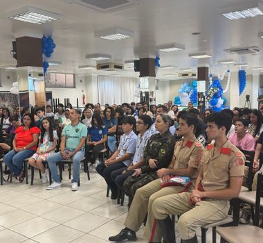 Imagem - Estudantes realizam formação para participar do Círio 2025.