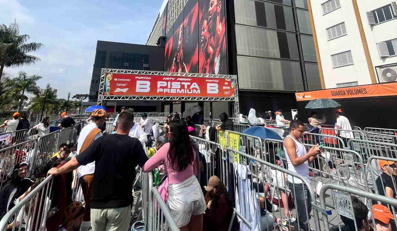 Imagem - Fãs de Katy Perry acampam há mais de 24h para show em Brasília