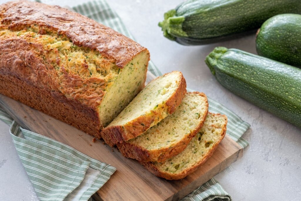 Pão de abobrinha (Imagem: TajdidProtik | Shutterstock)