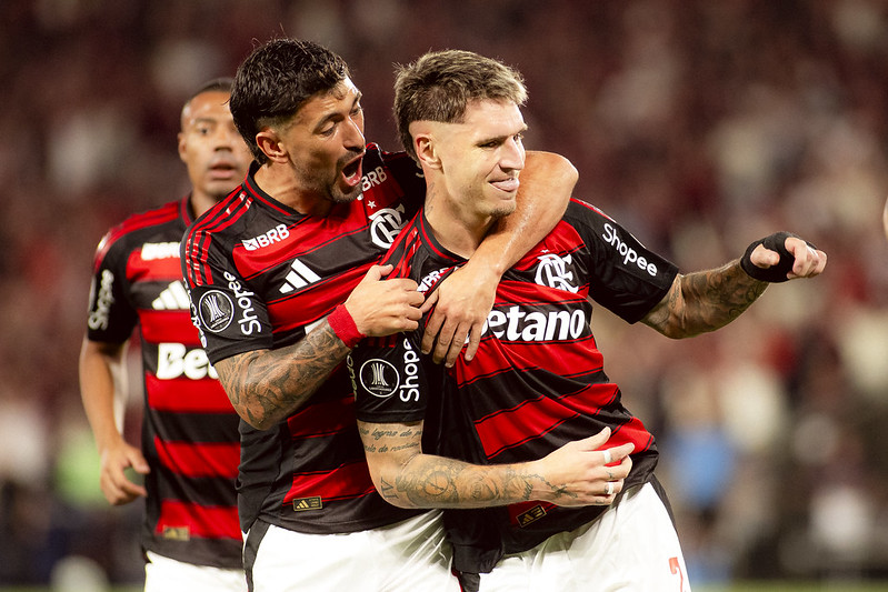 Flamengo vence Estudiantes no Maracanã e larga na frente nas quartas da ...